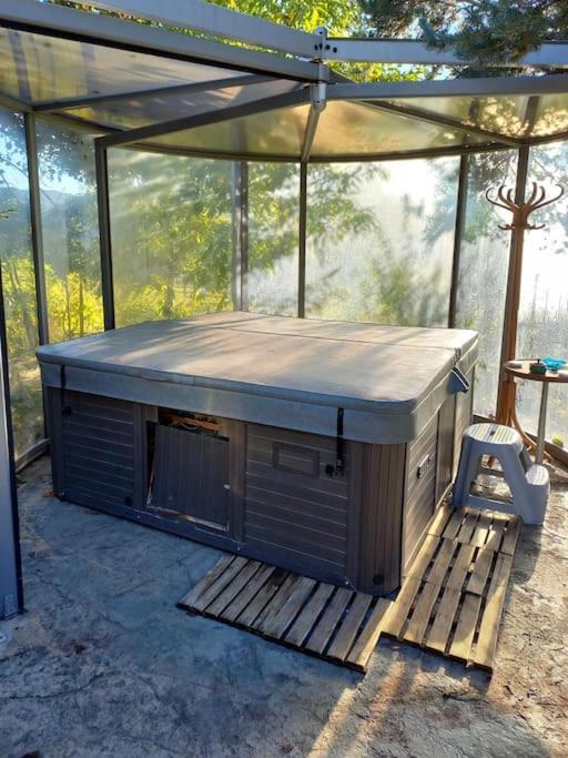 Bas De Villa, 2 Terrasses, Piscine, Spa, Sauna... Neffes Экстерьер фото